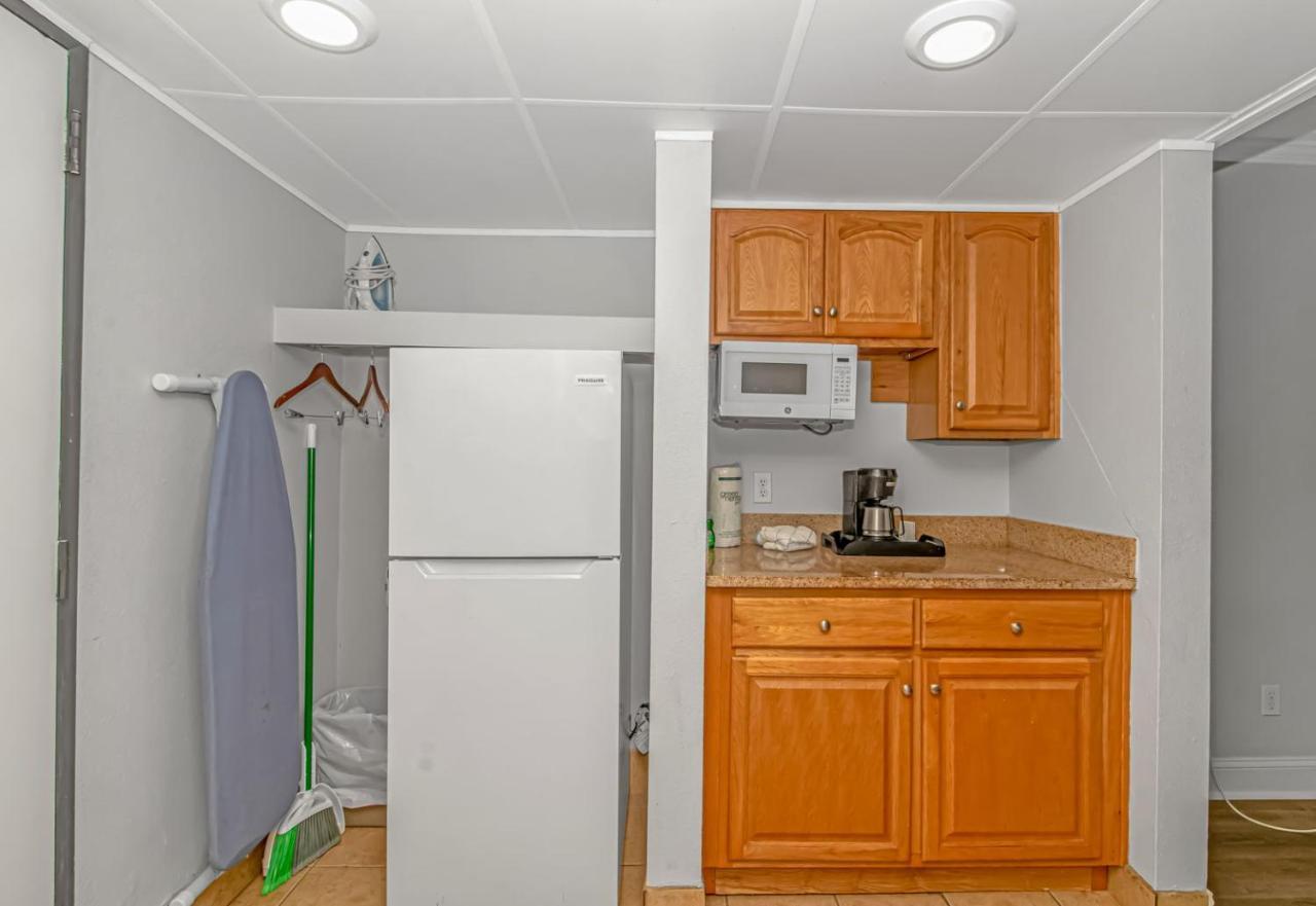Ocean Reef Resort - Direct Oceanfront Studio - Nicely Updated! Perfect For 2-4 Guests! Unit 401 Миртл-Бич Экстерьер фото